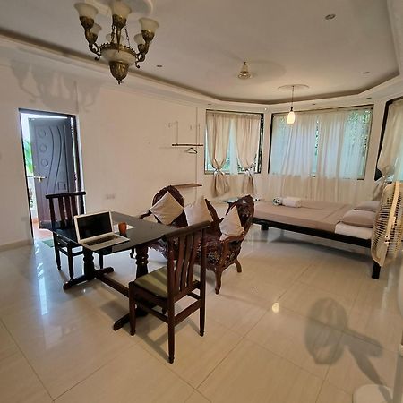 J-House, Spacious Apartments With Balconies, Thalassa 1Min Away Siolim Extérieur photo