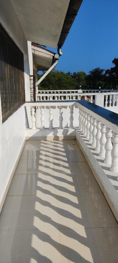 J-House, Spacious Apartments With Balconies, Thalassa 1Min Away Siolim Extérieur photo