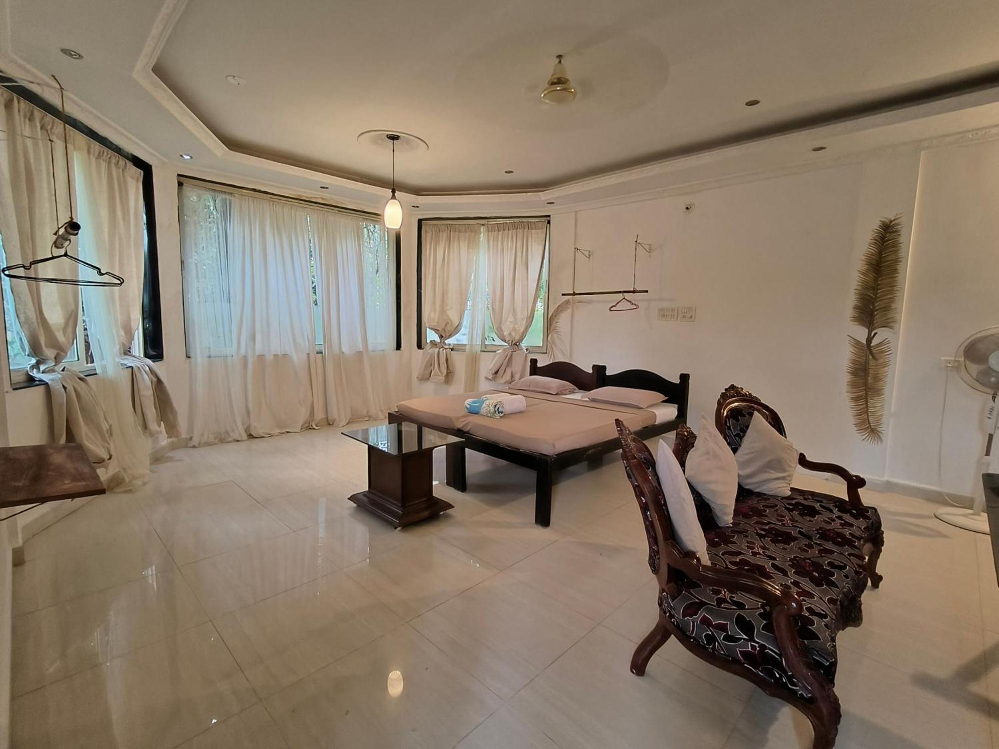 J-House, Spacious Apartments With Balconies, Thalassa 1Min Away Siolim Extérieur photo
